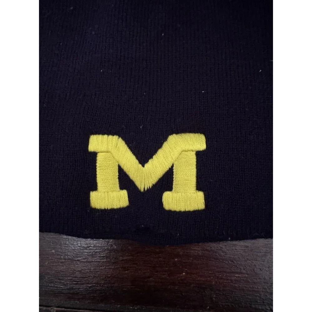 Captivating Headwear Michigan Wolverines Knit Beanie Hat Black Yellow